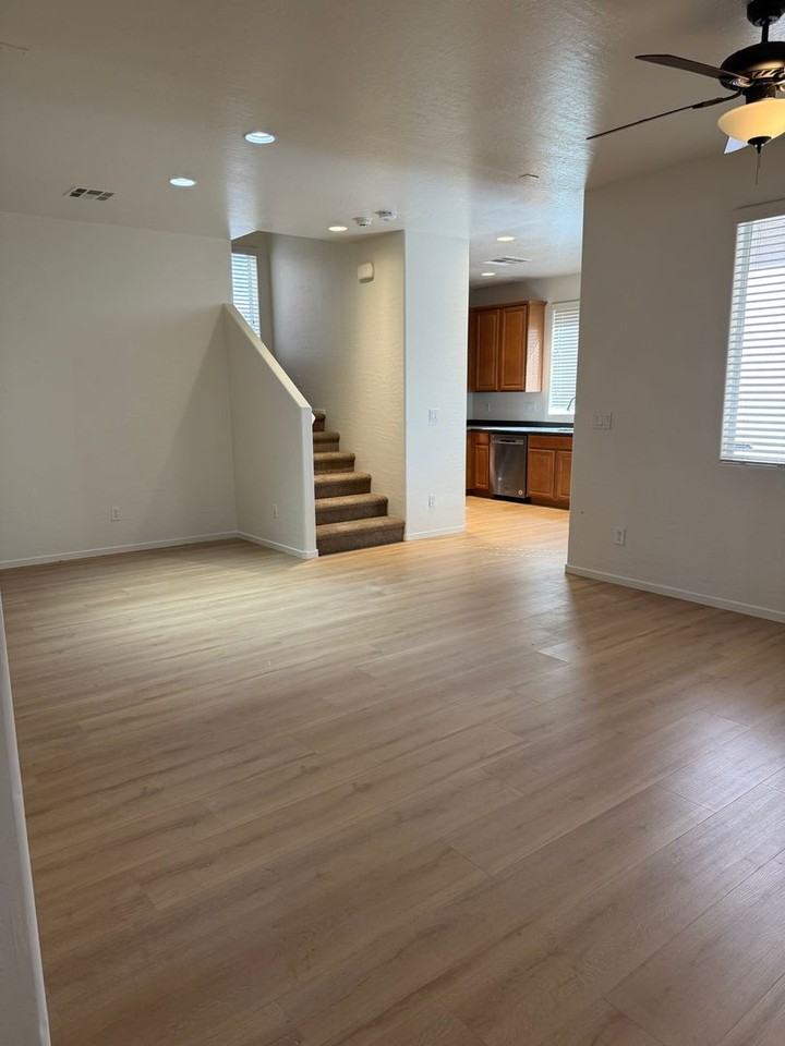 10559 La Campana St - Photo 2 of 8