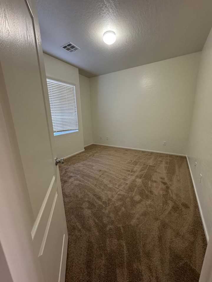 10559 La Campana St - Photo 5 of 8