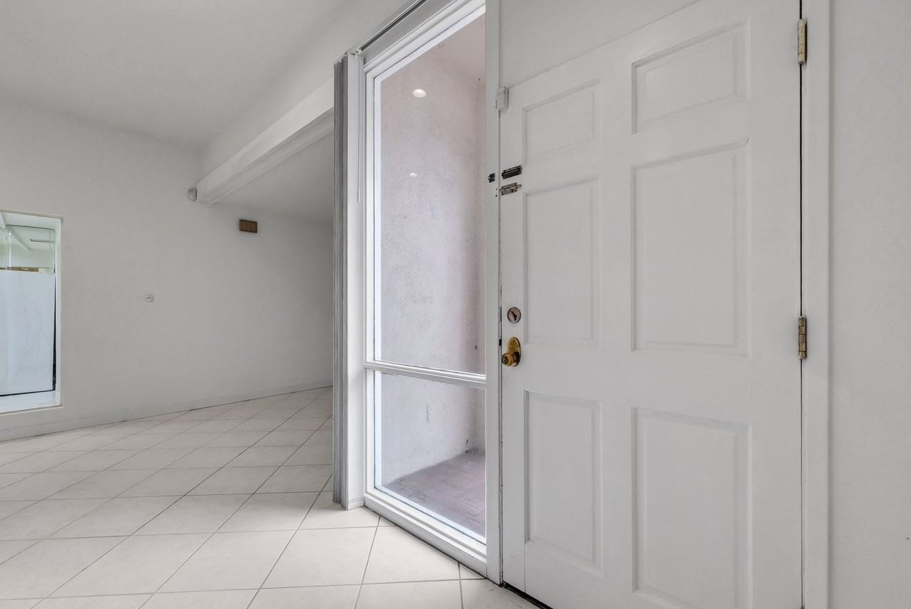 1 Lancewood Way - Photo 2 of 50