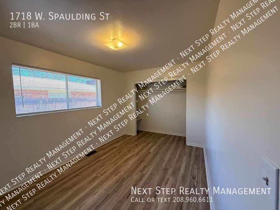 1718 W Spaulding St - Photo 4 of 12