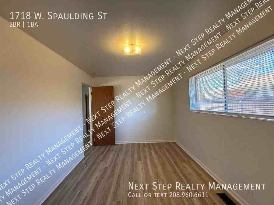 1718 W Spaulding St - Photo 5 of 12