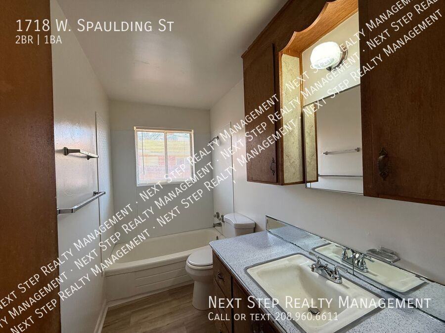 1718 W Spaulding St - Photo 6 of 12