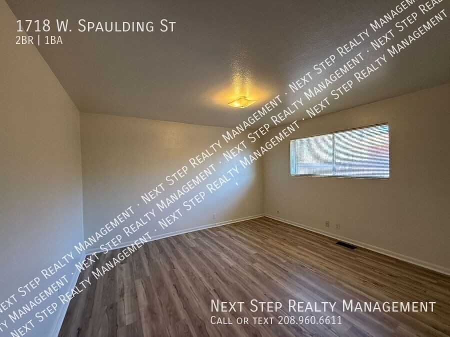 1718 W Spaulding St - Photo 7 of 12