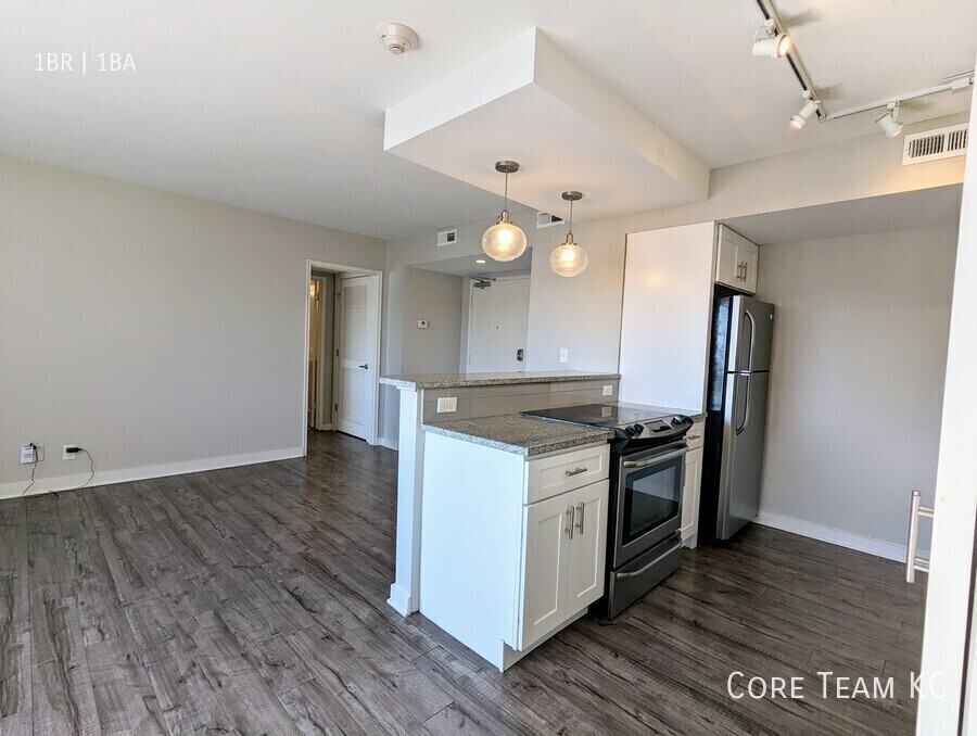 209 Emanuel Cleaver Ii Blvd #401 - Photo 3 of 26