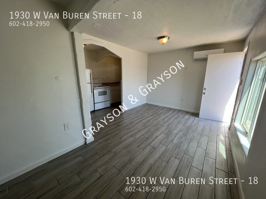 1930 W Van Buren St #18 - Photo 5 of 12