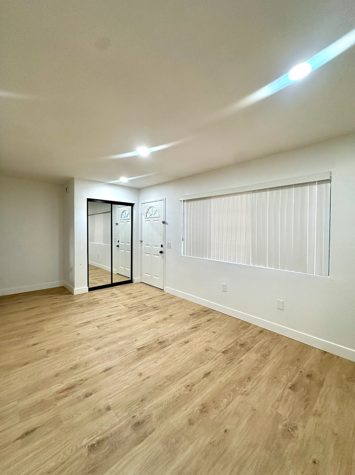 7130 Glade Ave - Photo 2 of 14