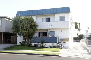 B1520 - Photo 1 of 1