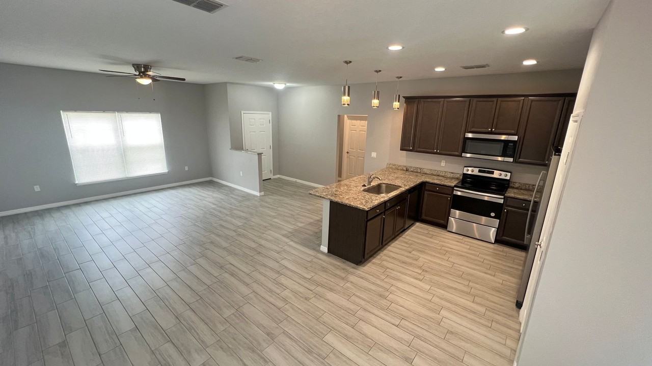 2122 Sans Souci Ave Se - Photo 4 of 28