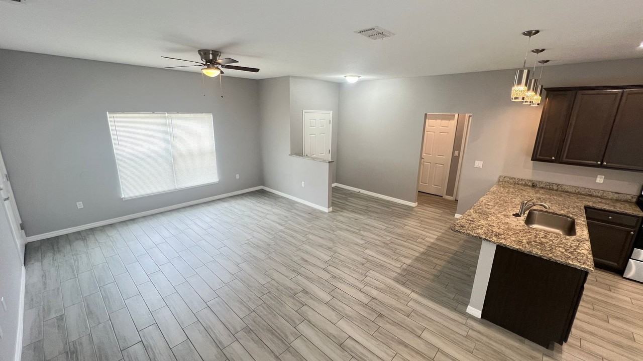 2122 Sans Souci Ave Se - Photo 5 of 28