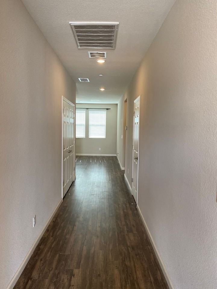 9984 Fan Shell Ln - Photo 2 of 11