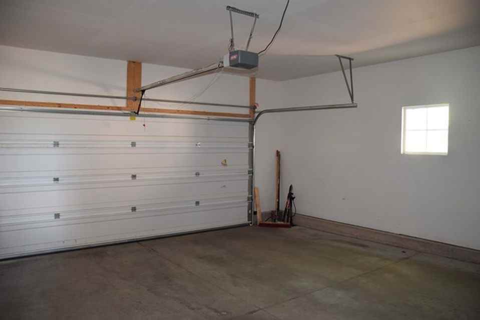 652 Cowboy Way - Photo 6 of 32