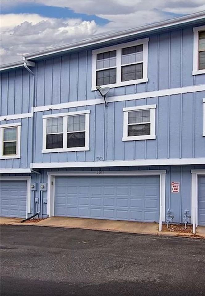 2605 Hatch Cir - Photo 4 of 48