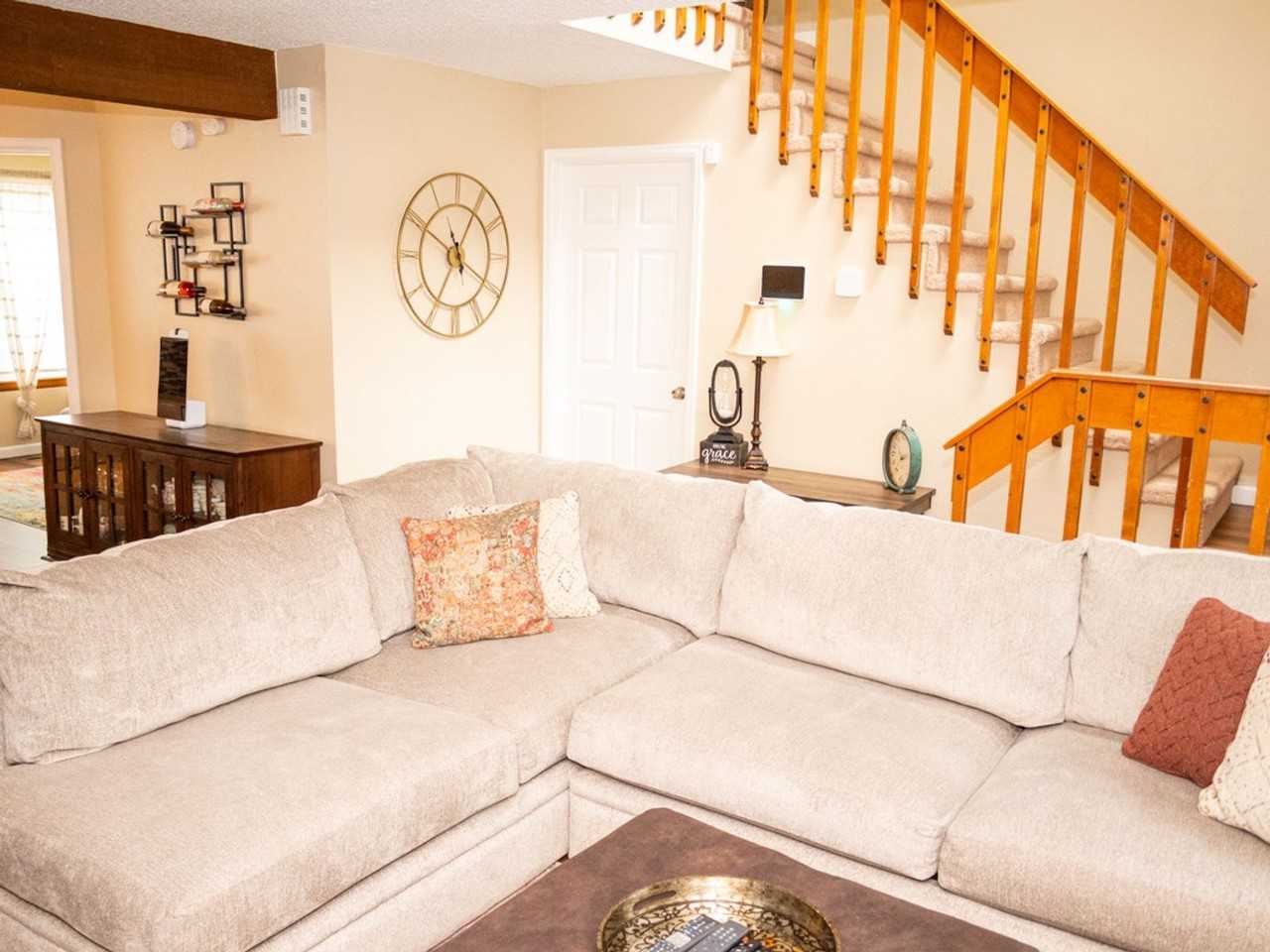 2605 Hatch Cir - Photo 6 of 48