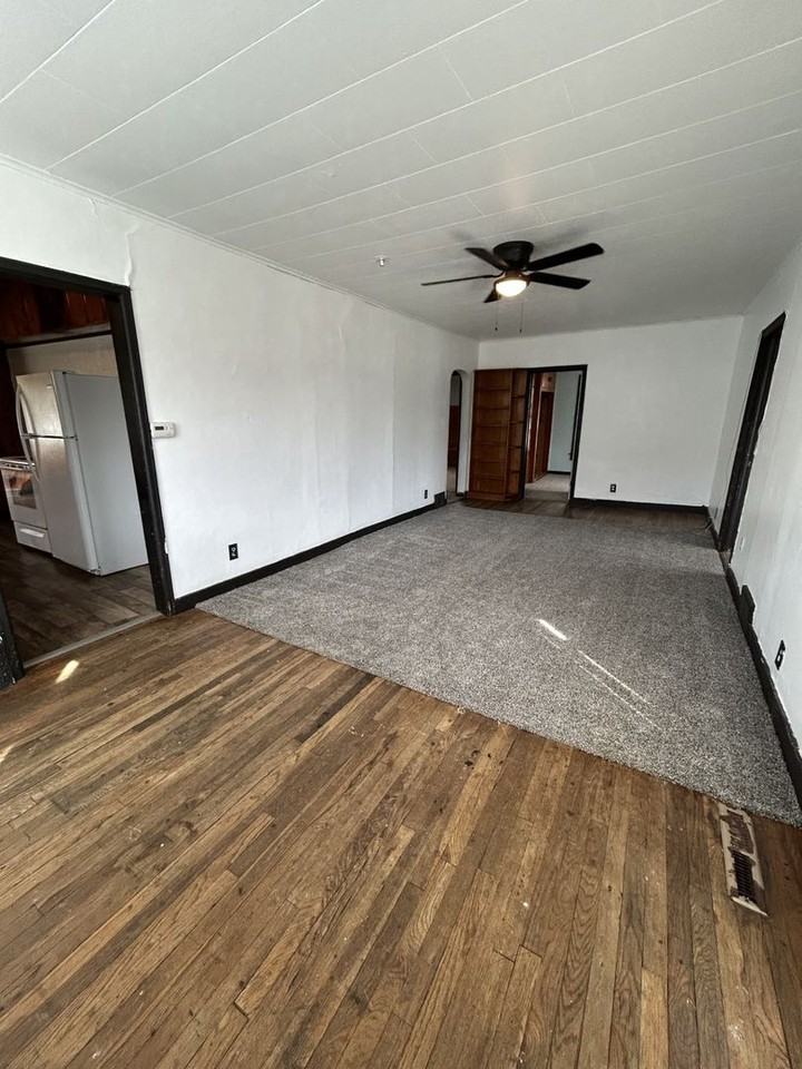 112 W 23rd St - Photo 3 of 15