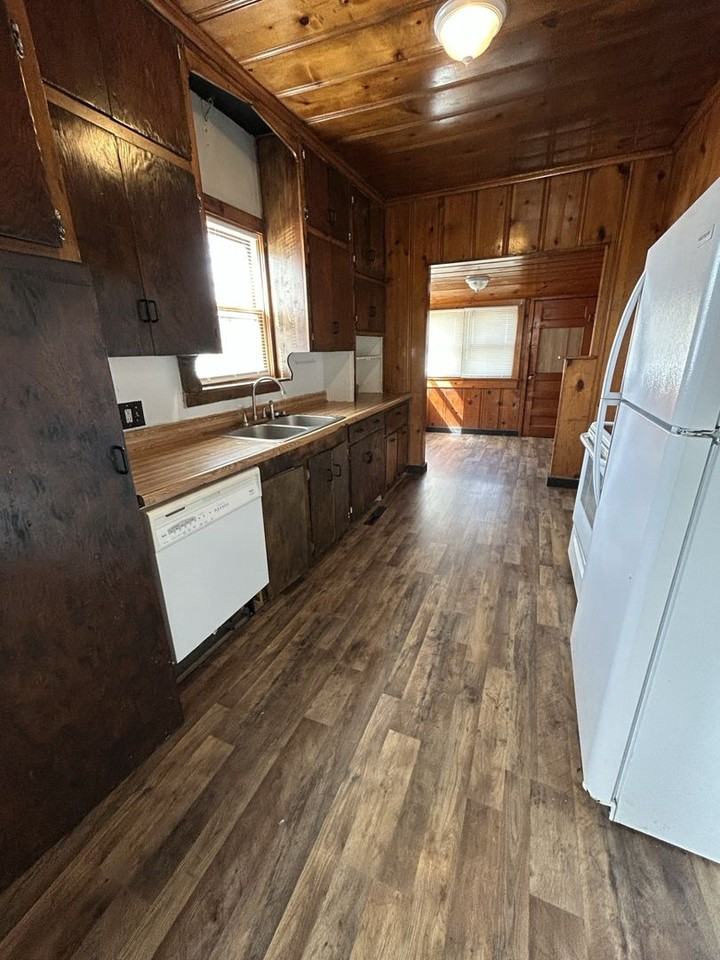 112 W 23rd St - Photo 4 of 15