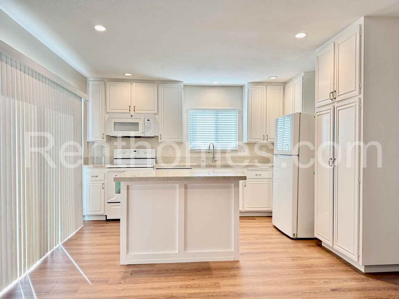 13438 Orange Blossom Ln - Photo 4 of 22