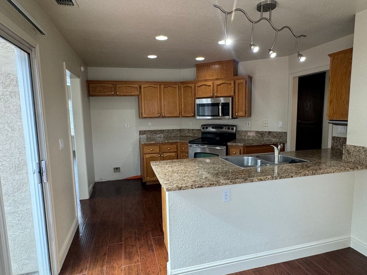 3516 Merano Way - Photo 5 of 17