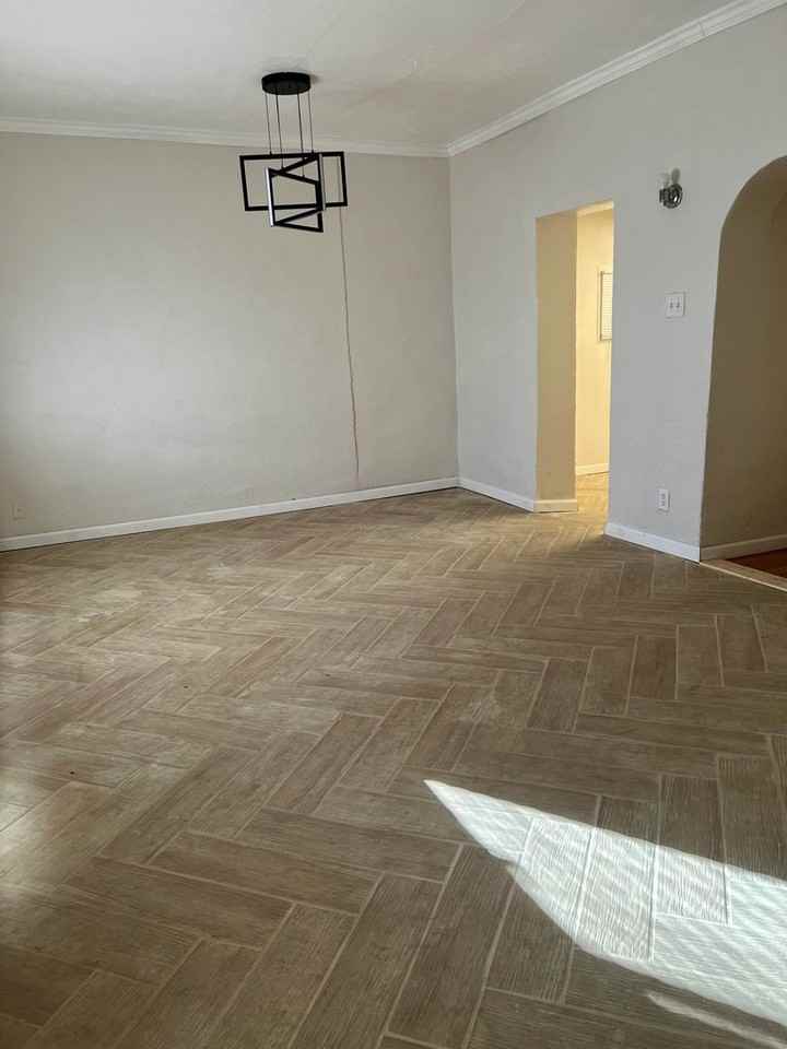 411 Cromwell Ave Sw - Photo 5 of 9