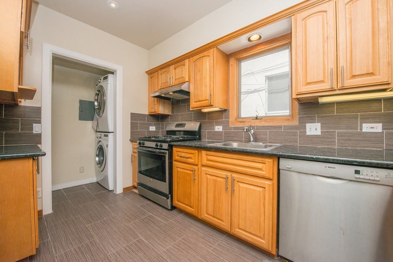 1425 Walnut Street - Photo 5 of 45