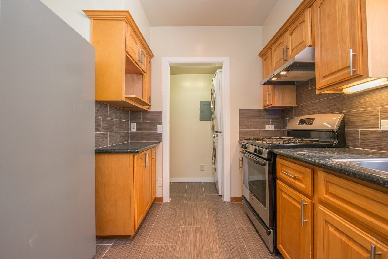 1425 Walnut Street - Photo 6 of 45