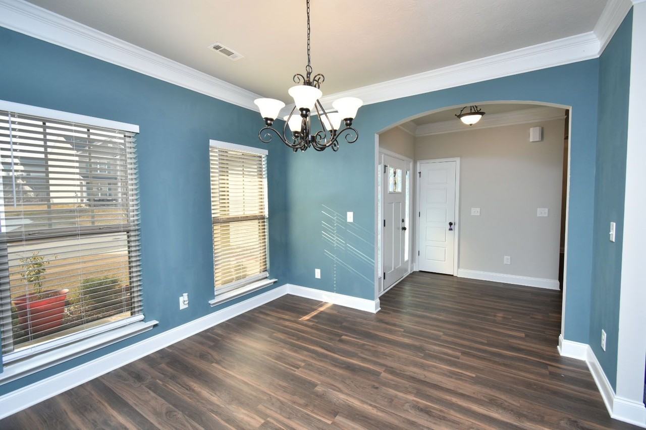 734 Holderness Ct - Photo 4 of 23