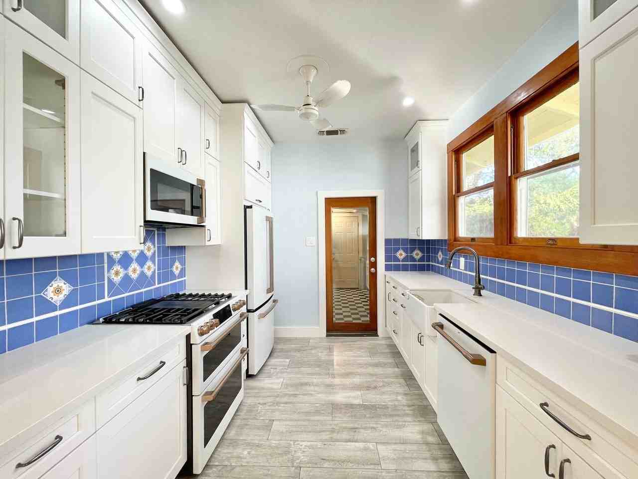 4941 10th Ave - Photo 3 of 25