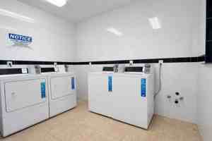 featured image of 626 N Kingsley Dr