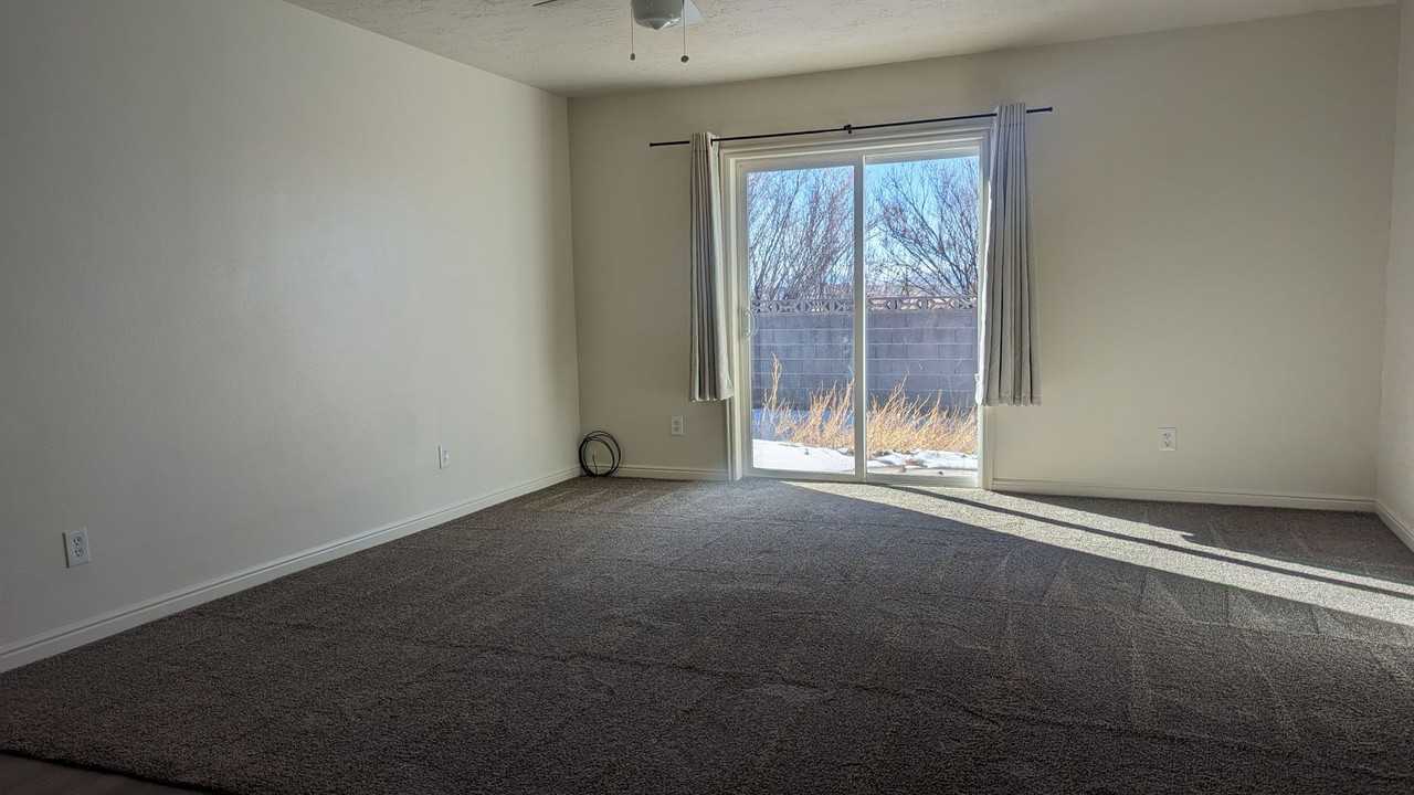 2115 N 550 W - Photo 2 of 10