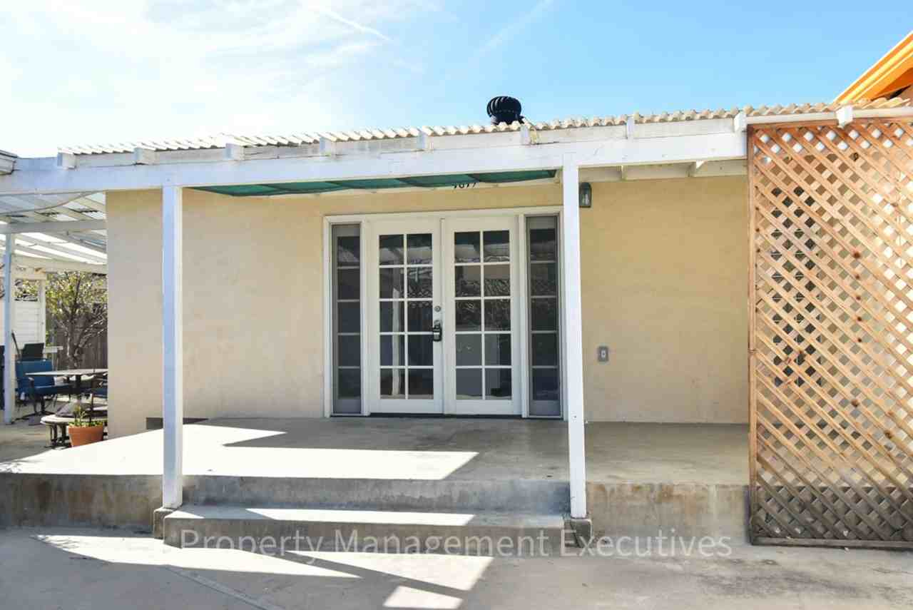 4819 Narragansett Ave - Photo 2 of 10