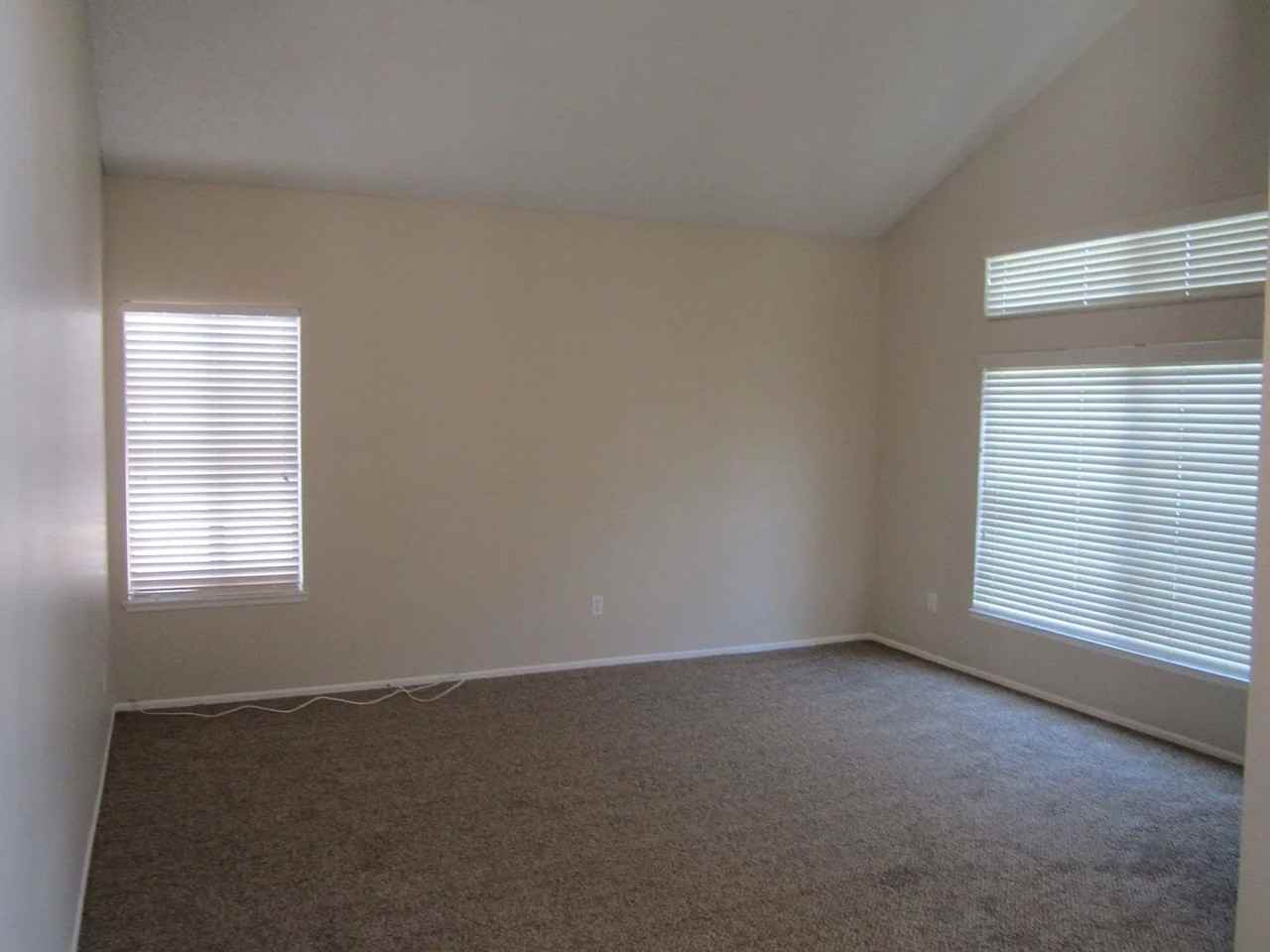 15355 Los Estados St - Photo 4 of 20