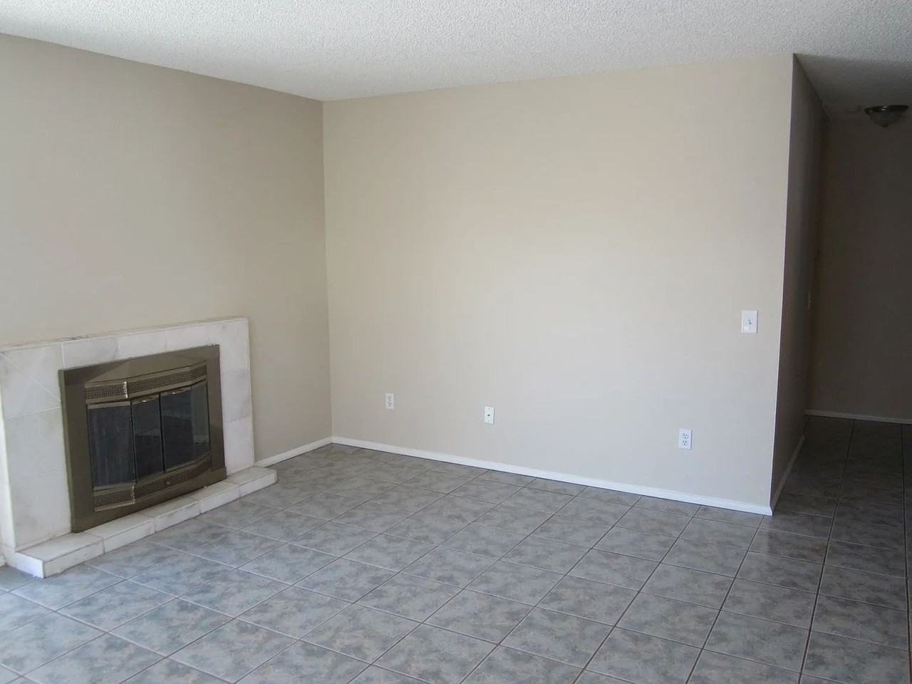 15355 Los Estados St - Photo 6 of 20