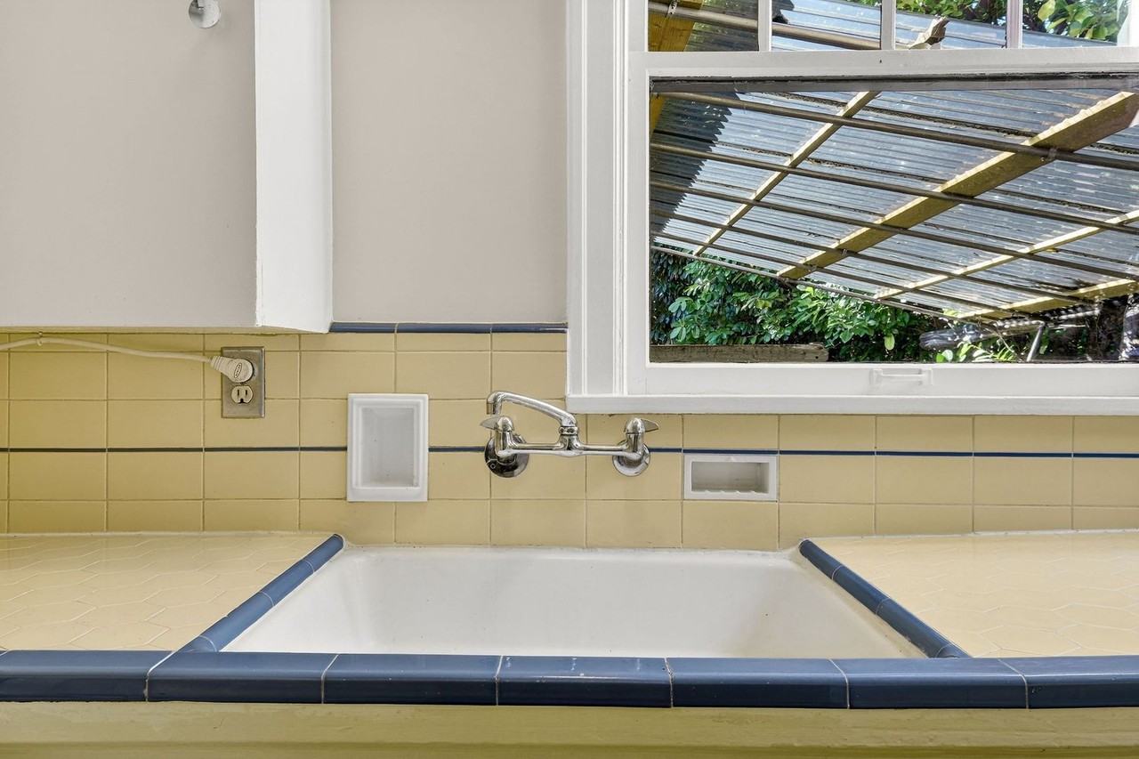 713 Se 27th Ave - Photo 4 of 30