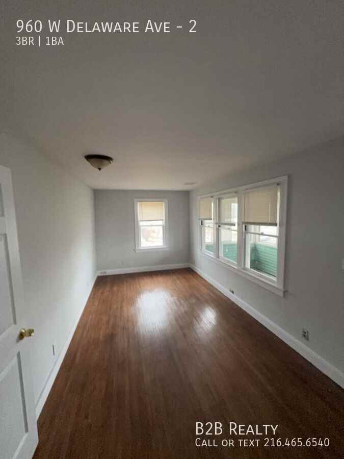 960 W Delaware Ave Uppr #2 - Photo 3 of 15