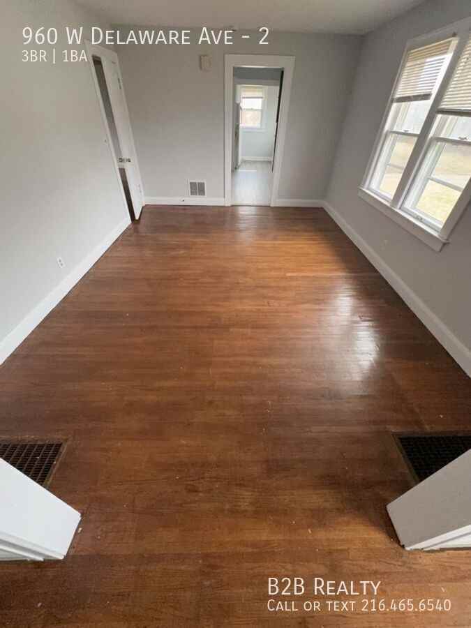 960 W Delaware Ave Uppr #2 - Photo 6 of 15