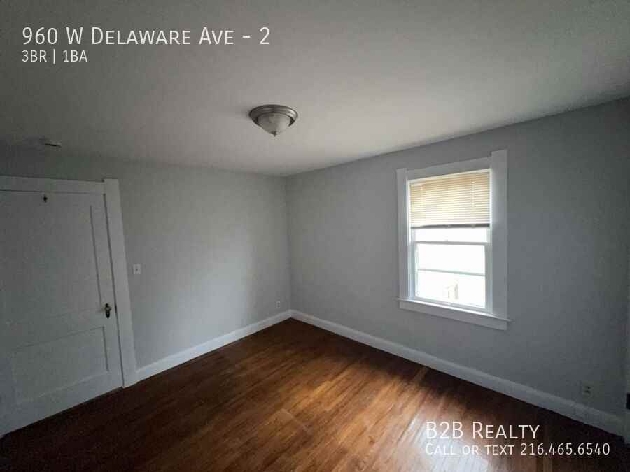 960 W Delaware Ave Uppr #2 - Photo 7 of 15