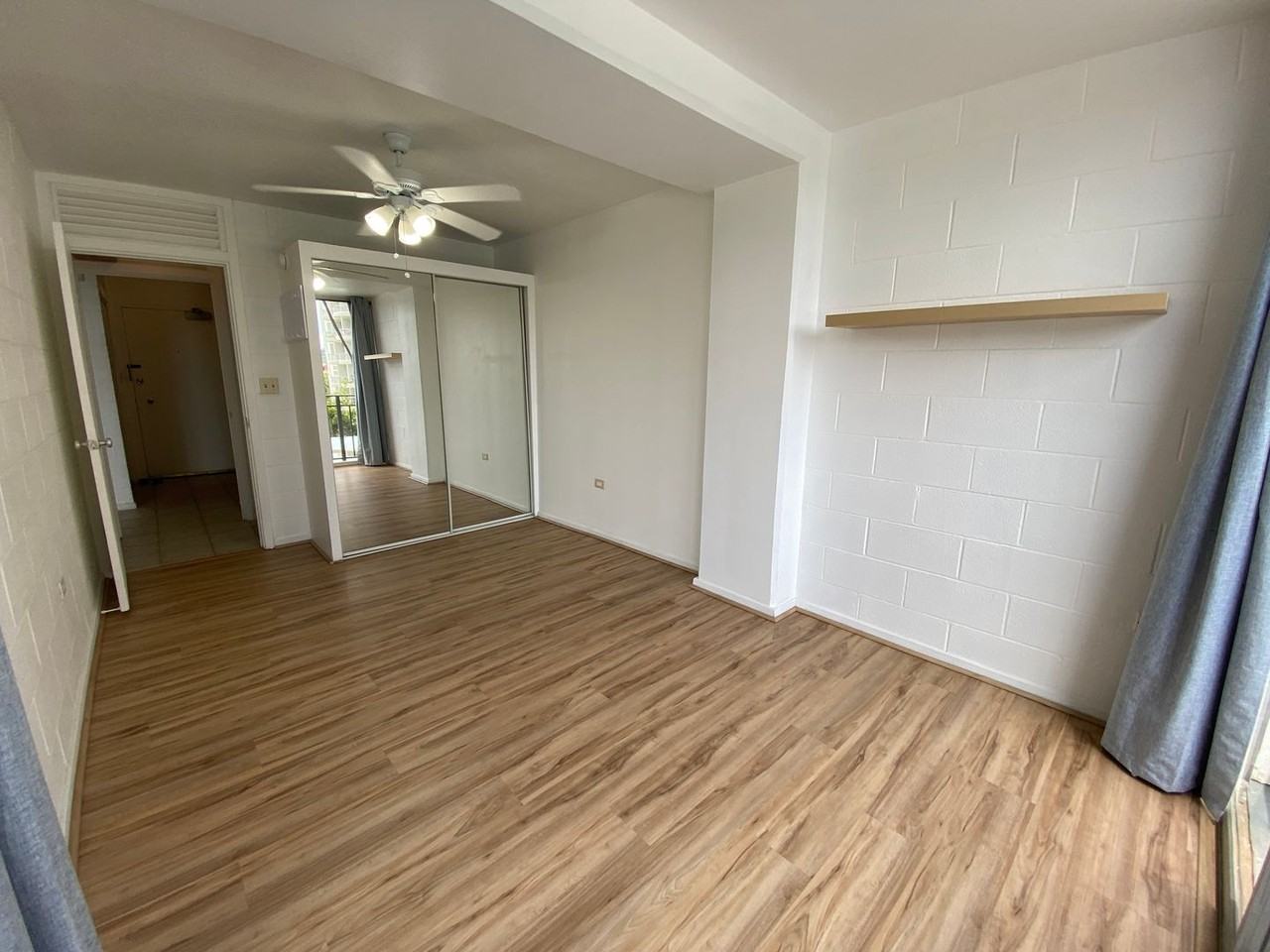 1415 Victoria St #114 - Photo 4 of 6