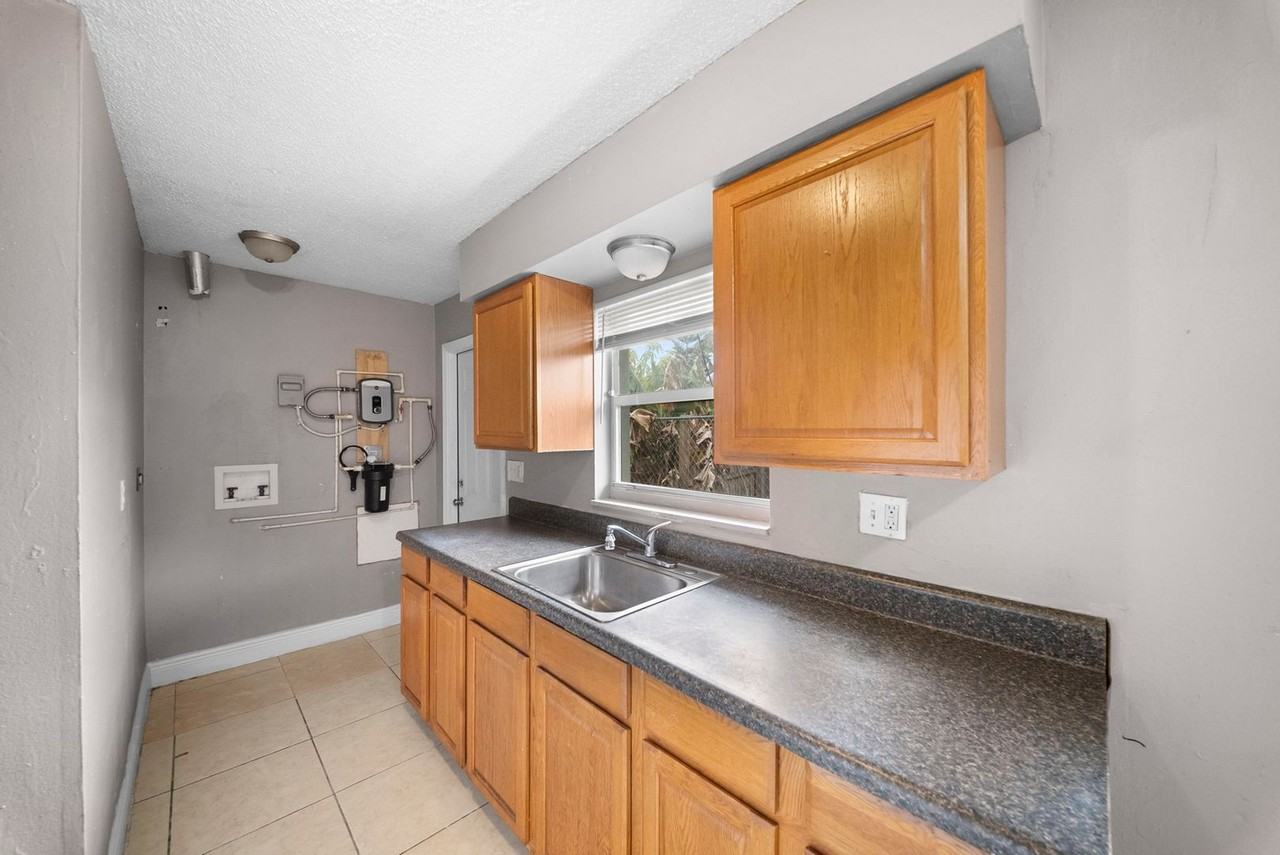 5458 5th Ave - Photo 6 of 13