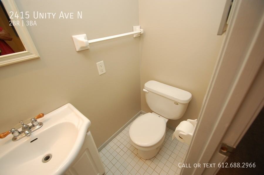 2415 Unity Ave N - Photo 7 of 22