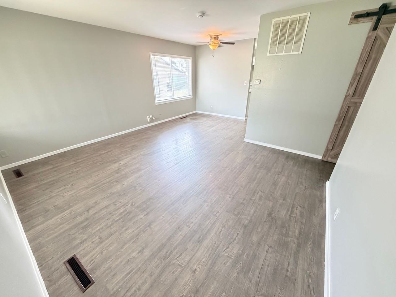 1255 Montana St - Photo 2 of 17