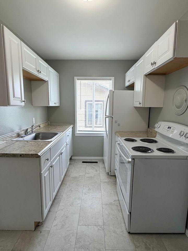 1255 Montana St - Photo 6 of 17