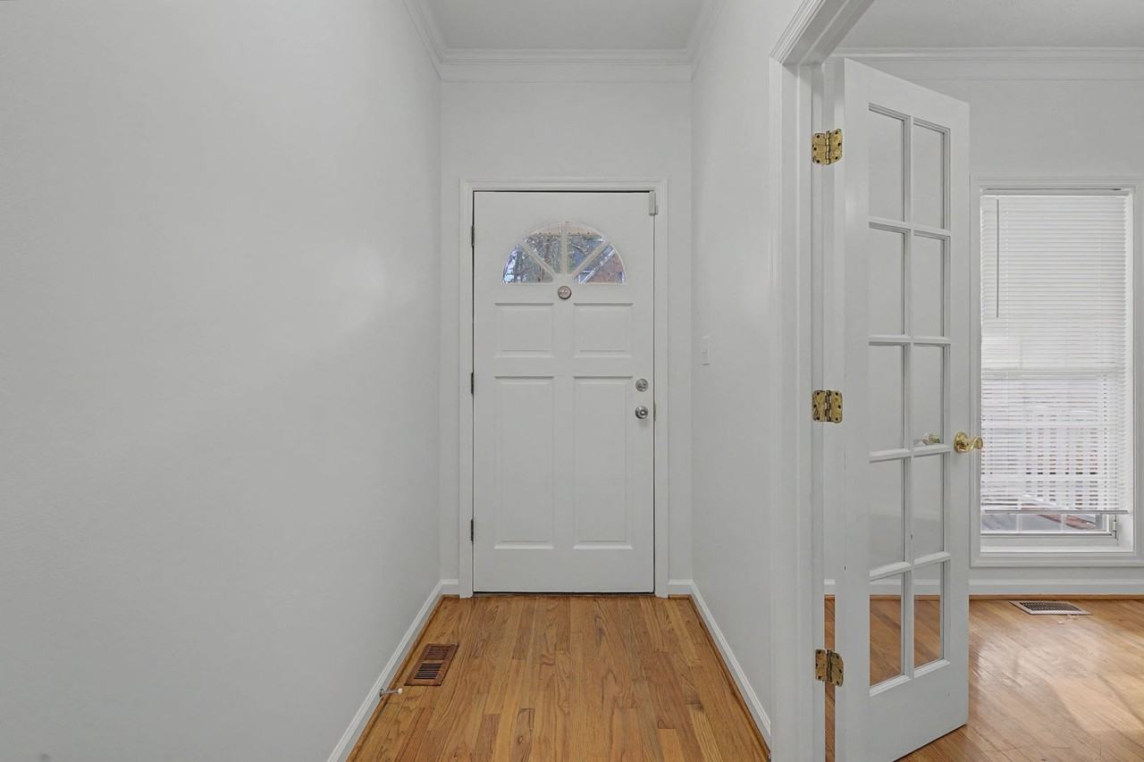 42 Lotus Ln - Photo 6 of 49