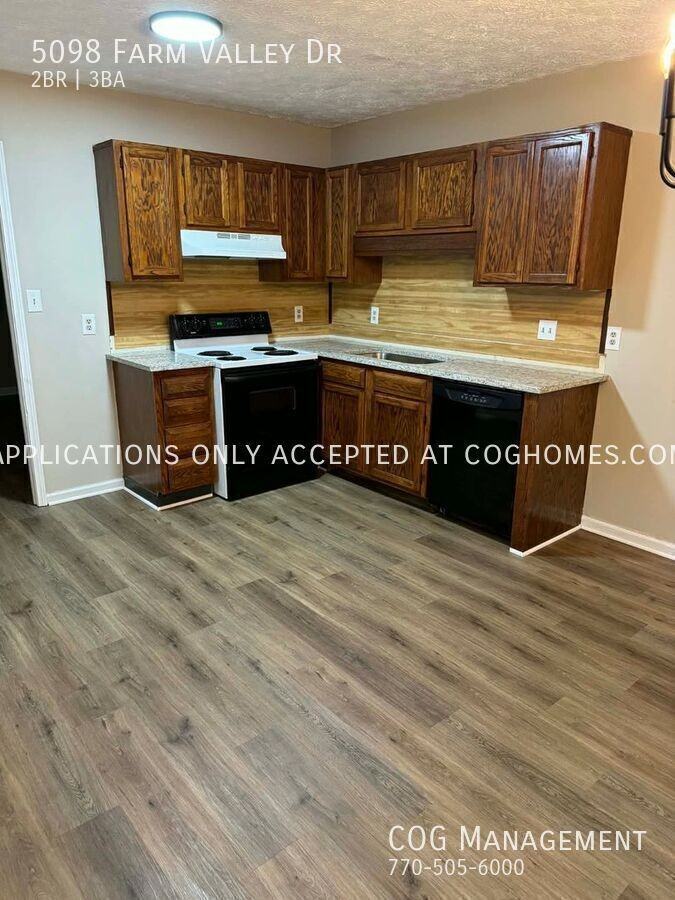 5098 Farm Valley Dr Ne - Photo 5 of 11