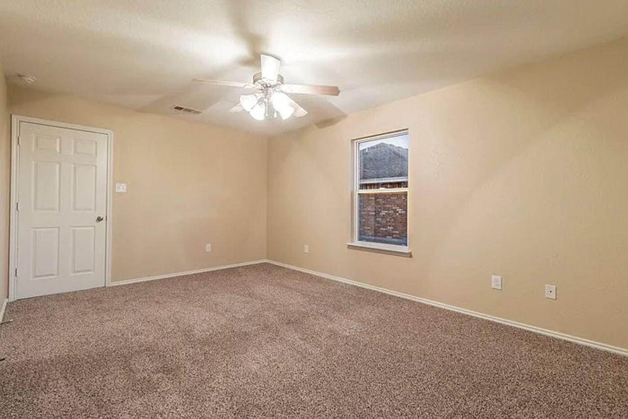 5801 Hercules Ave - Photo 6 of 13