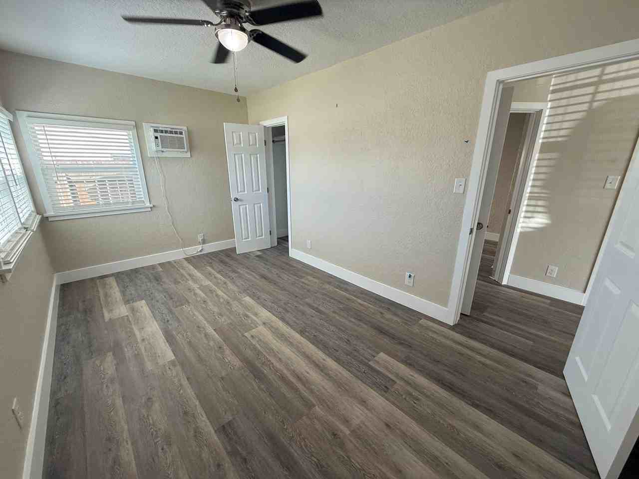 3845 Strong St - Photo 6 of 14