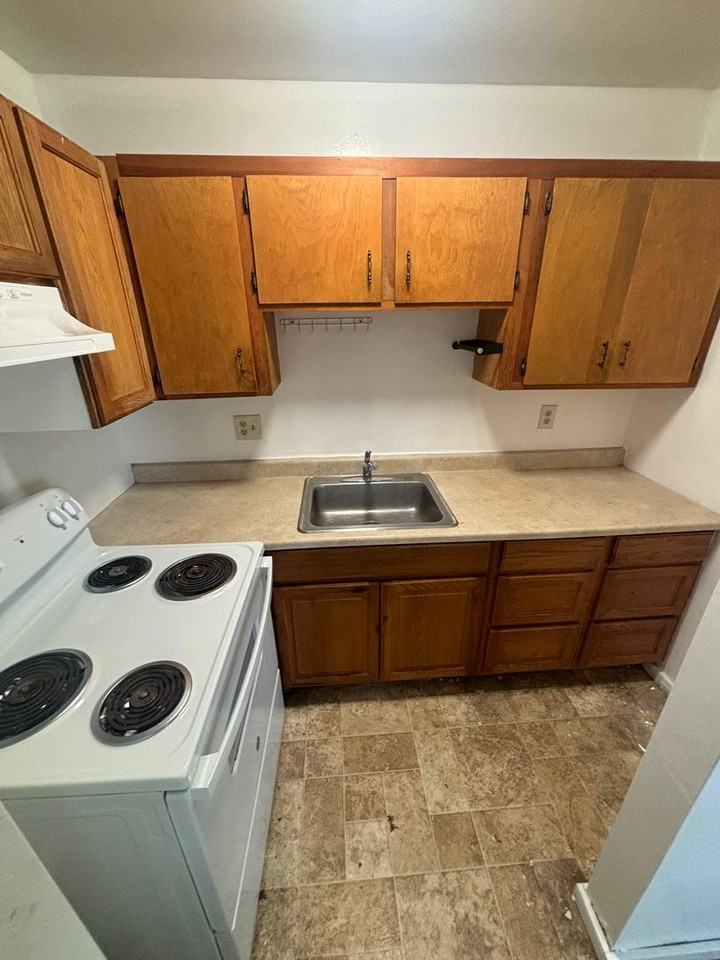 1119 Florida St - Photo 2 of 9