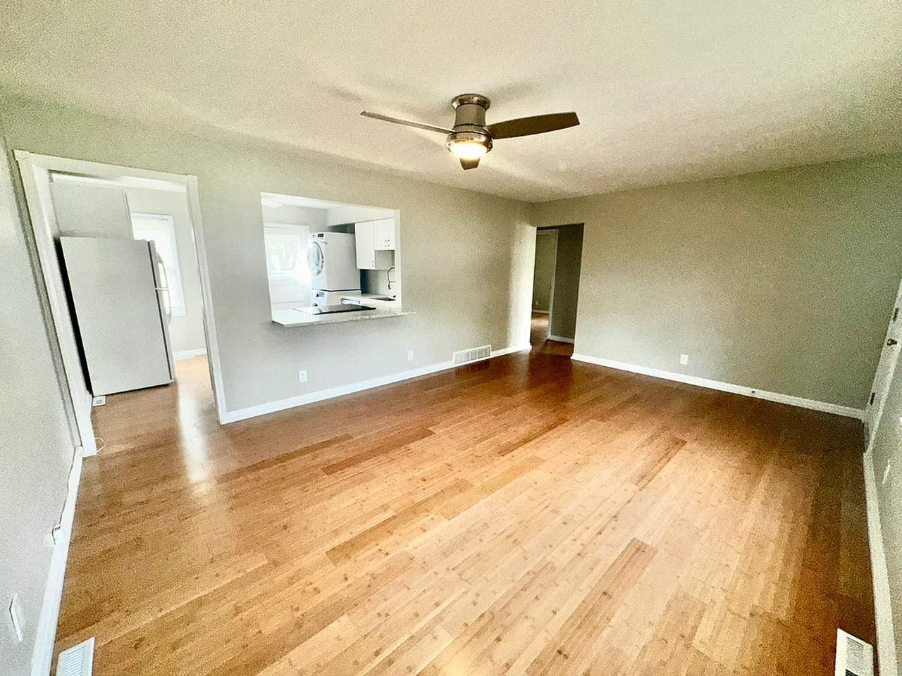 7330 S 71st St - Photo 3 of 10