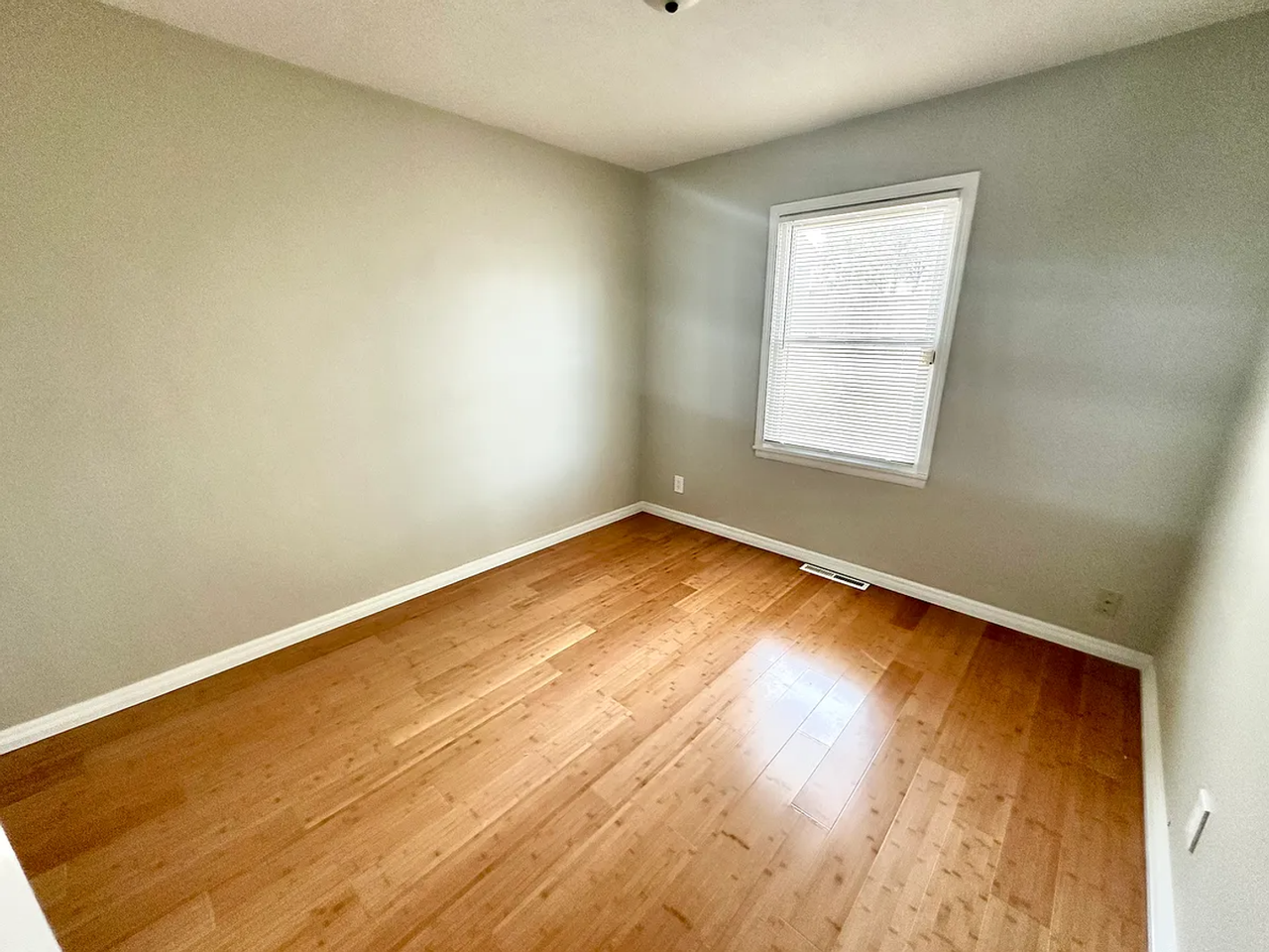 7330 S 71st St - Photo 5 of 10