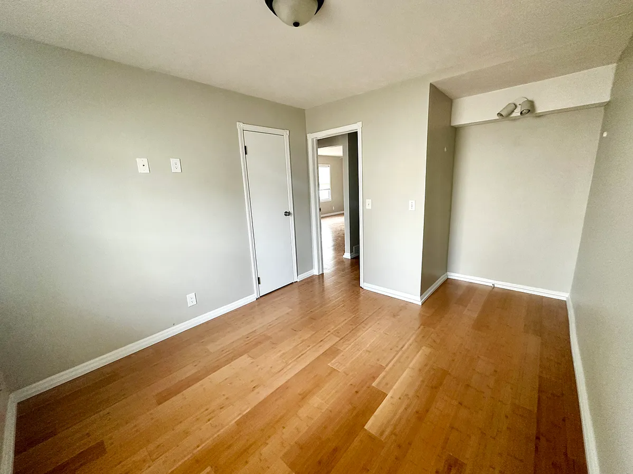 7330 S 71st St - Photo 6 of 10