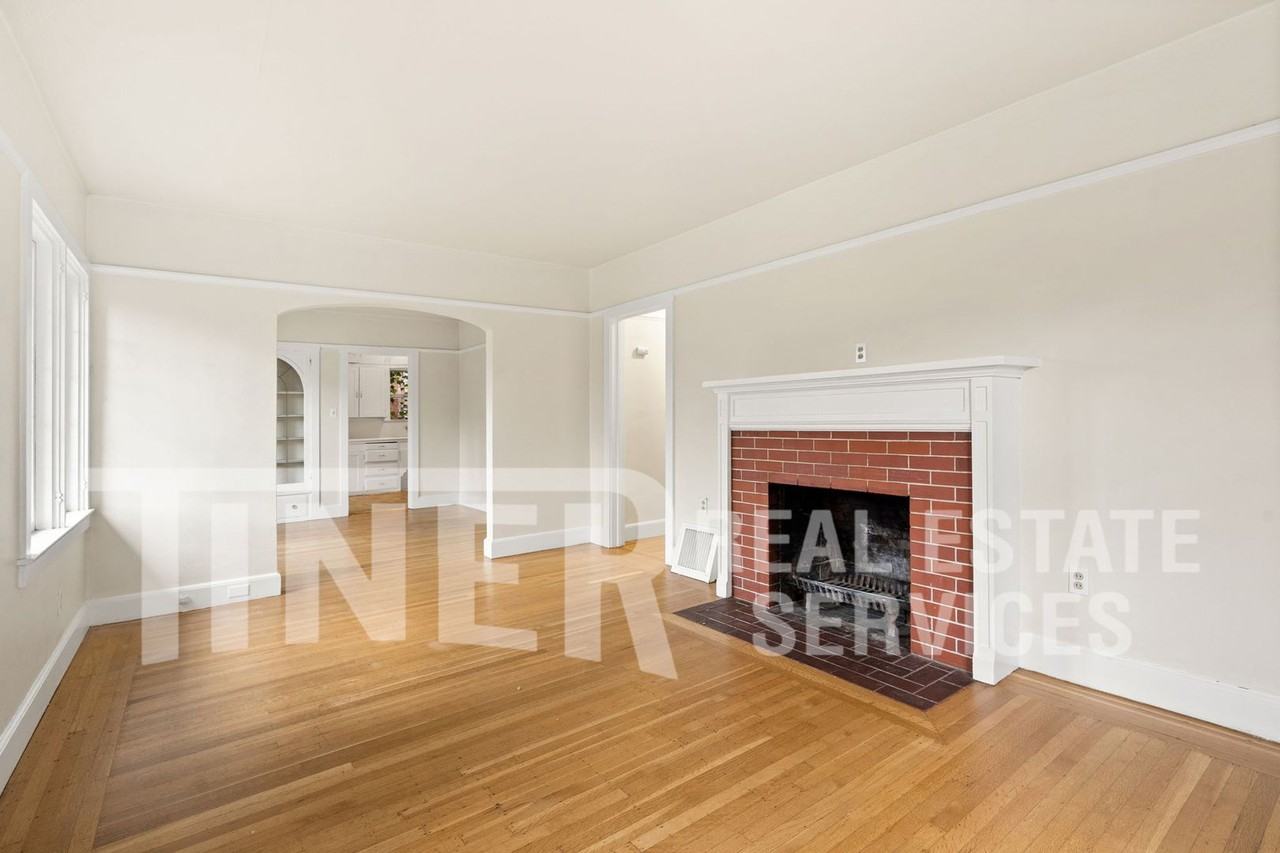 1701 41st St - Photo 2 of 22