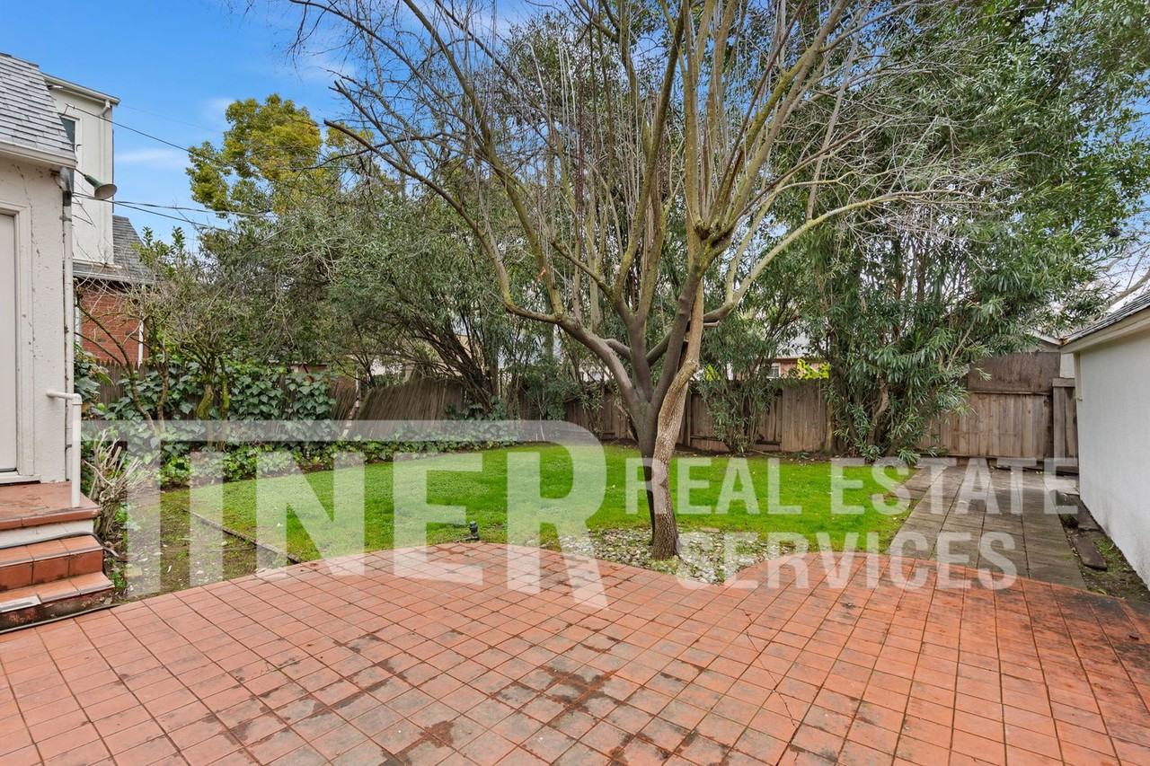 1701 41st St - Photo 4 of 22